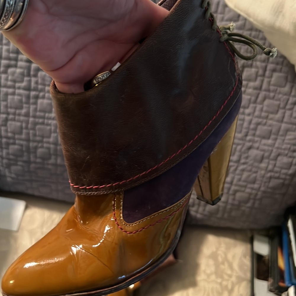 True Religion size 6 women’s ankle booties. To narrow. Worn maybe twice. - Picture 2 of 4